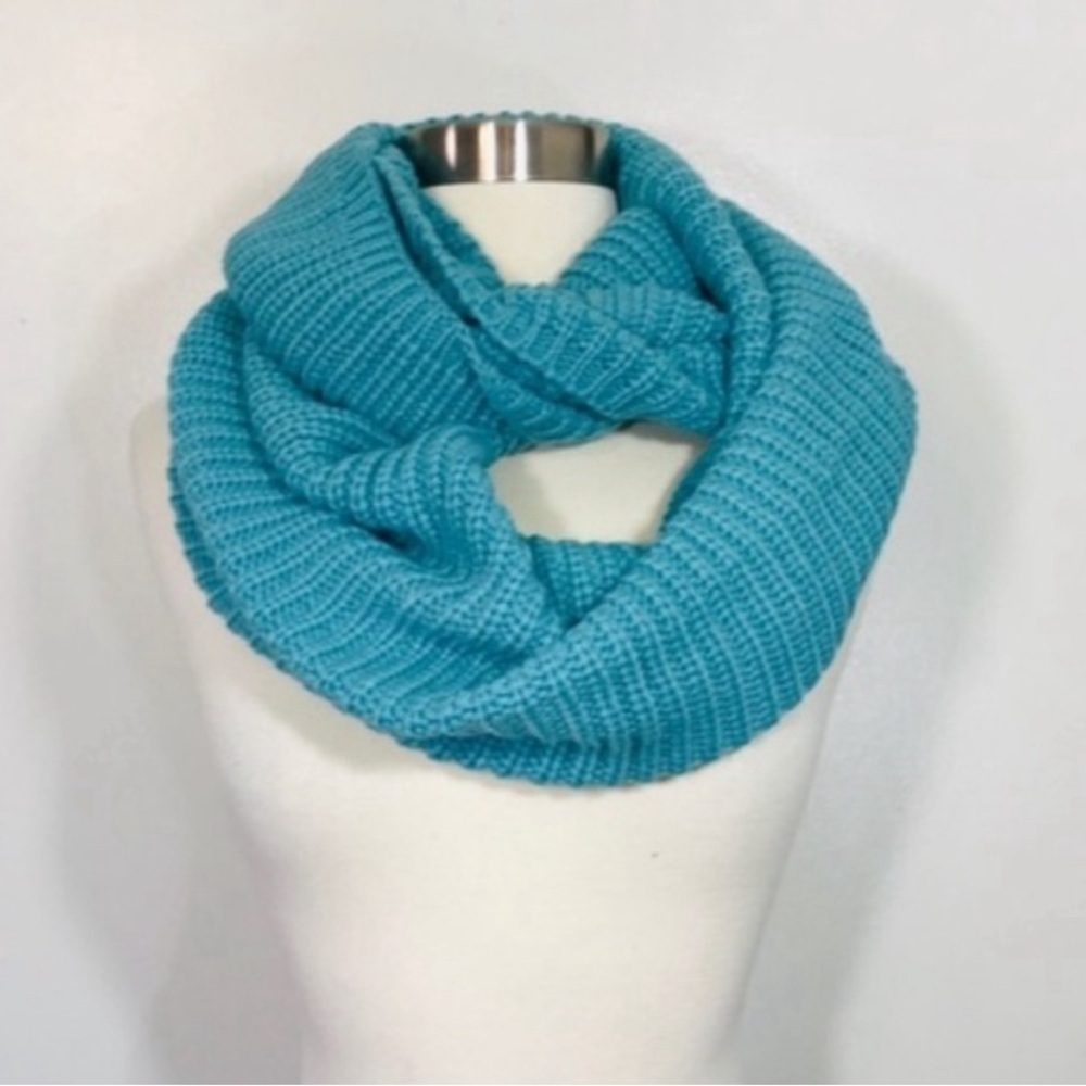 🚨Stitch Fix Octavia Alexa Rib Knit Infinity Scarf - Picture 2 of 8